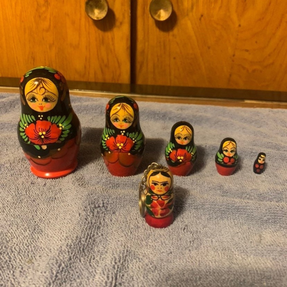 Set of 5 Traditional Matryoshka Wooden Russian Nesting Dolls